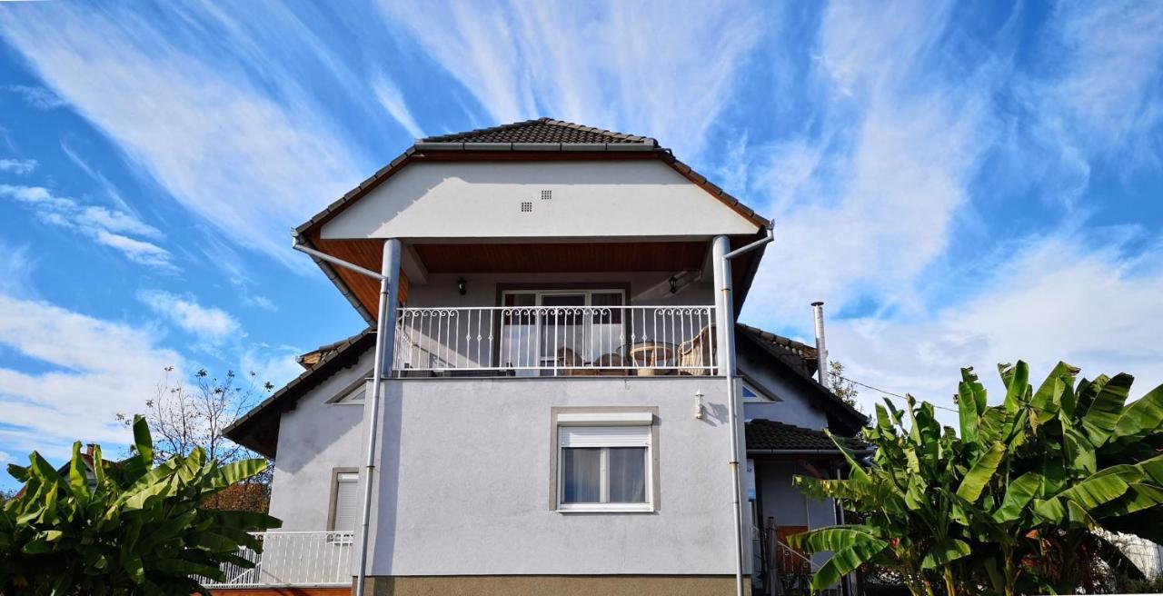 Szabó Vendégház Villány Exterior foto