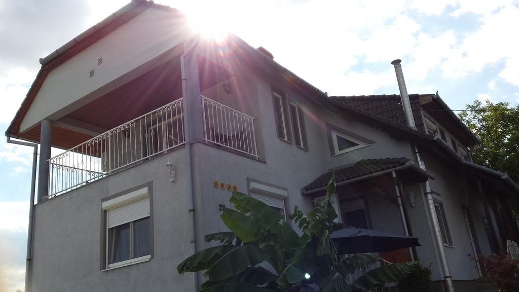 Szabó Vendégház Villány Exterior foto